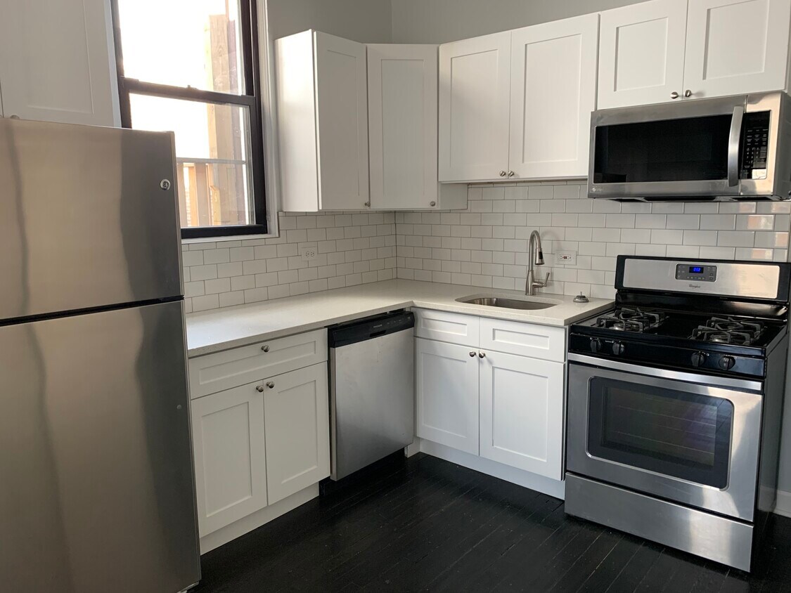 Primary Photo - 1638 W Huron St