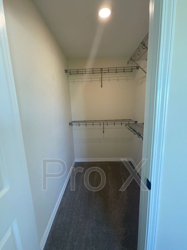 Building Photo - 606 Easton Dr
