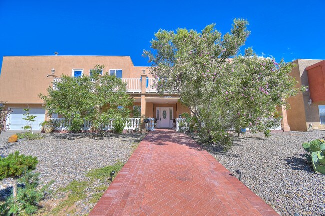 Building Photo - 3200 Vista Grande Dr