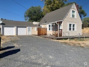 Building Photo - 1744 Laurel St