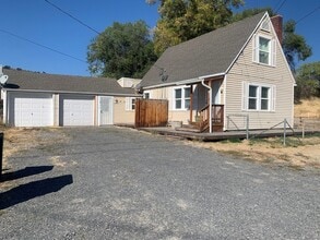 Building Photo - 1744 Laurel St