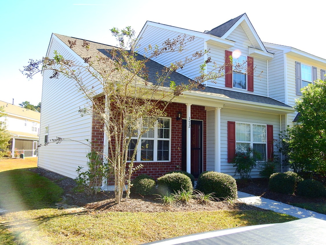 172 Bella Way, Beaufort, SC 29906 Townhome Rentals in Beaufort SC