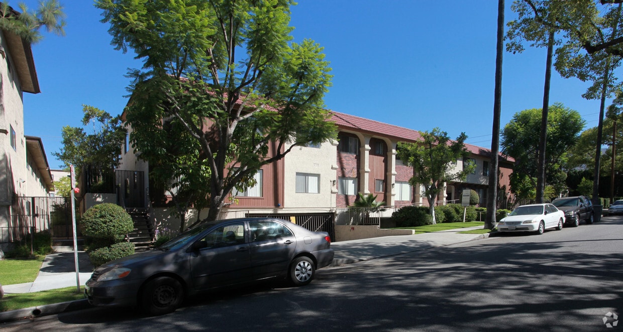 Building Photo - 1049 Winchester Ave