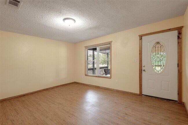 Building Photo - 86 Oak Hill Dr