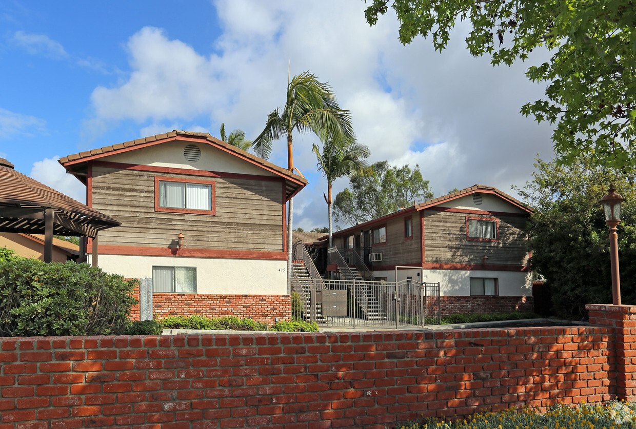 Building Photo - 411-415 Park Way