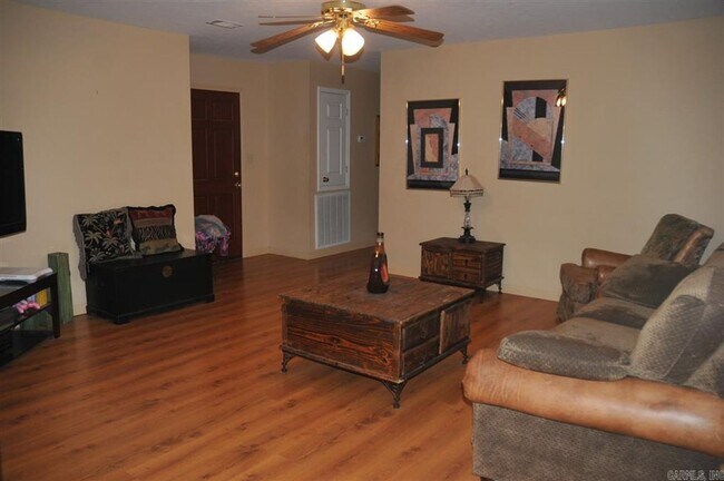 Foto del edificio - Charming 3-bedroom, 2-bath home located in the heart of Searcy!