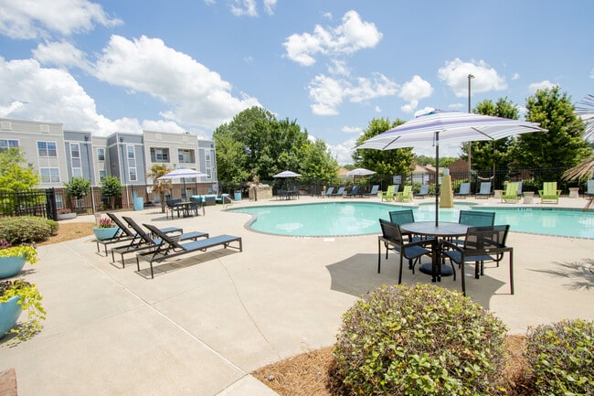 Building Photo - Rev on Anderson