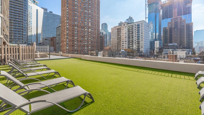 Foto del edificio - 33 W Delaware Pl