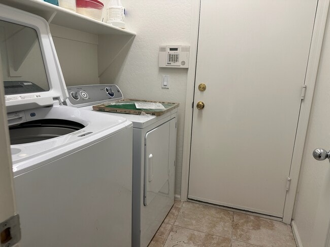 Foto del edificio - The Love Road House