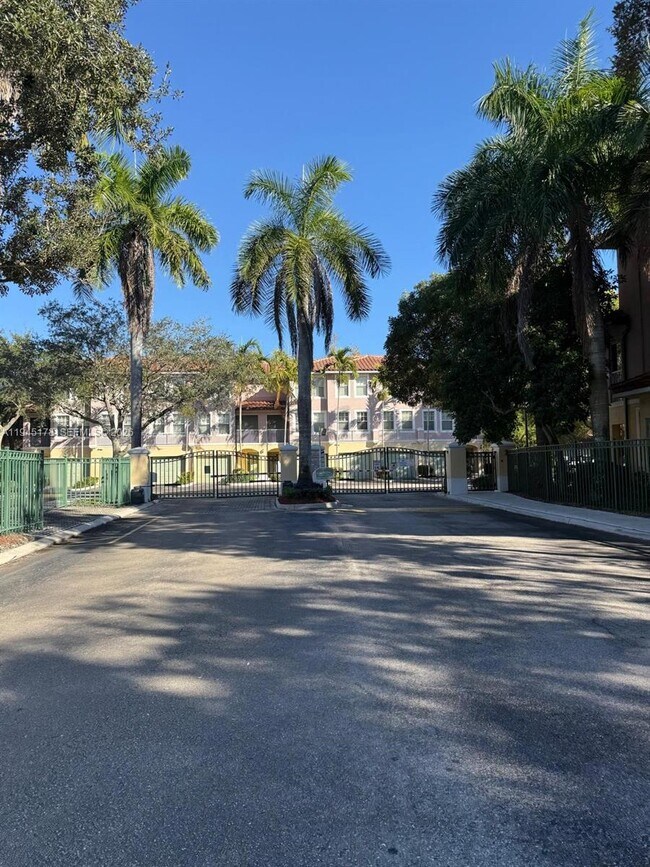 Foto del edificio - 6598 W Sample Rd