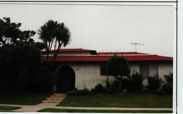 Building Photo - 563 S Fashion Park St
