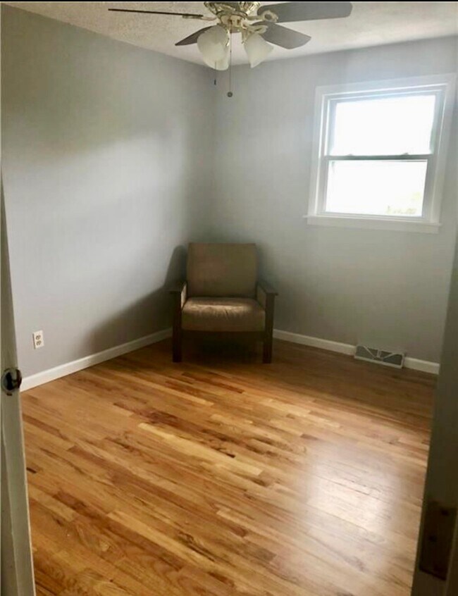 Foto del edificio - 7776 Thompson Rd