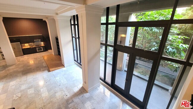 Foto del edificio - 460 S Spring St