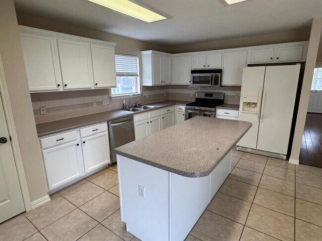 Building Photo - 8853 Corran Ferry Dr