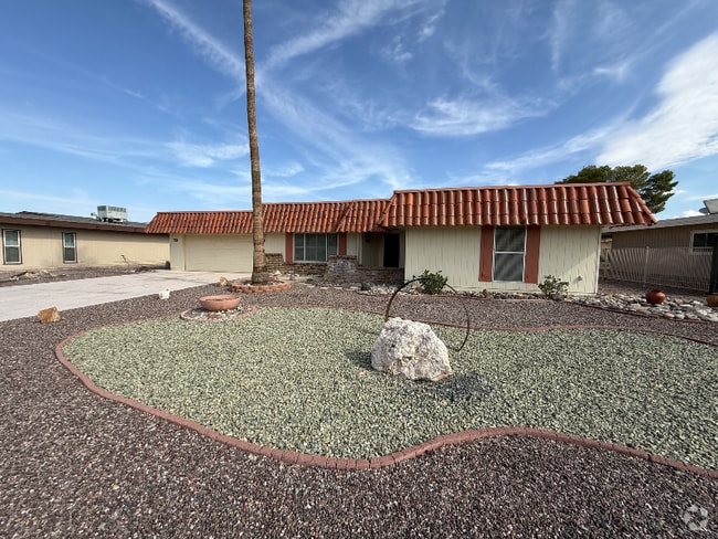 Building Photo - 11022 W Boswell Blvd
