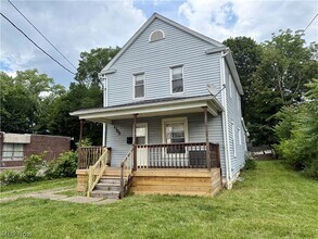 Building Photo - 1305 Curtis St