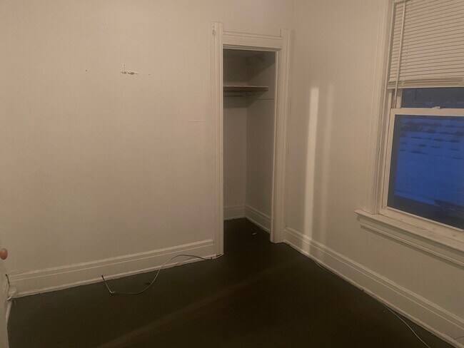 Foto del edificio - 1213 Western Ave