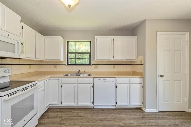 Foto del edificio - 7313 Shanna Cir
