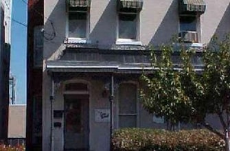 Building Photo - 708 Court St