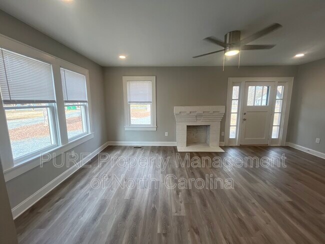 Foto del edificio - 3355 E Ridge Rd