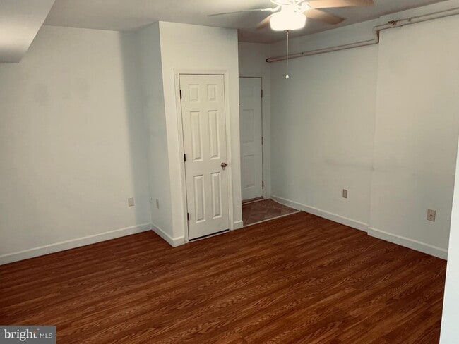 Building Photo - 42 Commerce St