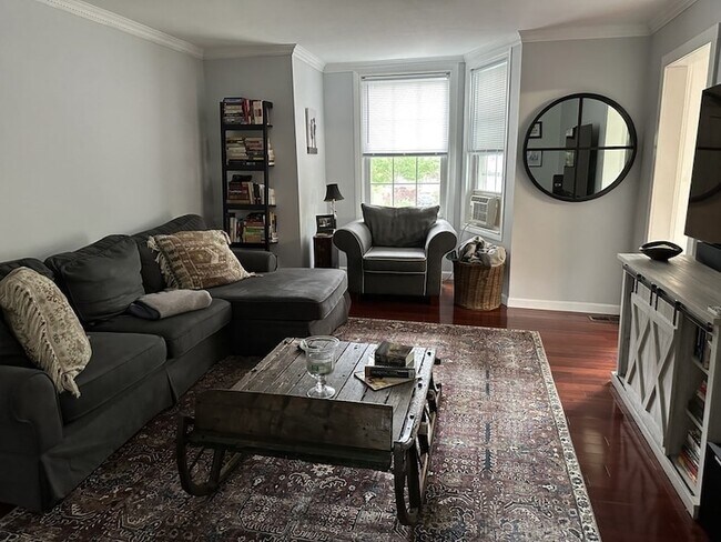 Building Photo - 29 Vaille Ave
