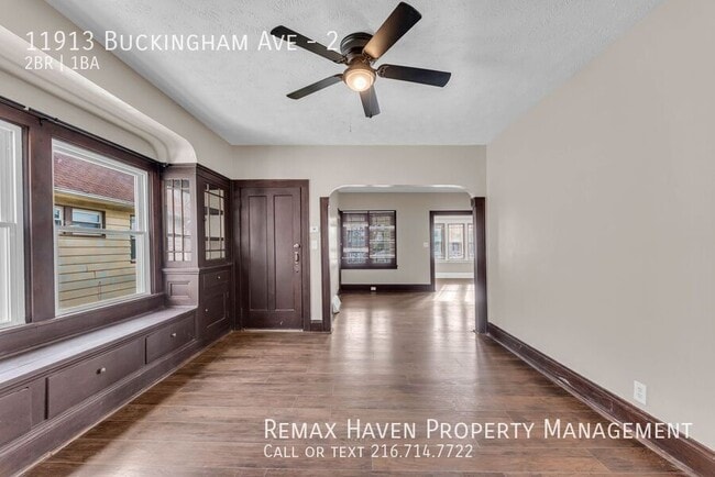 Foto del edificio - 11913 Buckingham Ave