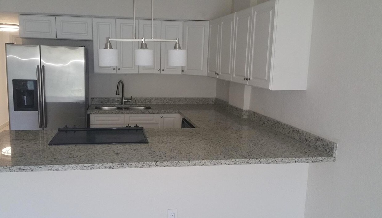 Foto principal - 3660 NE 166th St