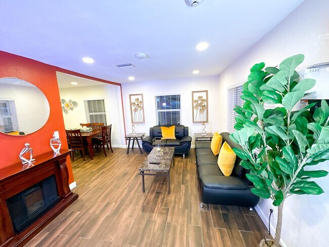 Foto del edificio - 3832 Melaleuca Ln