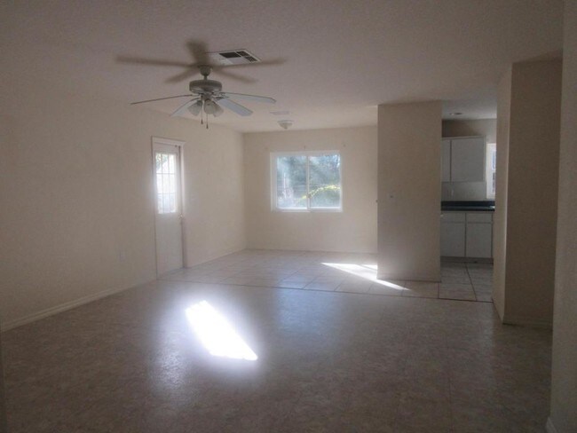 Foto del edificio - 5327 Elkin Ave.