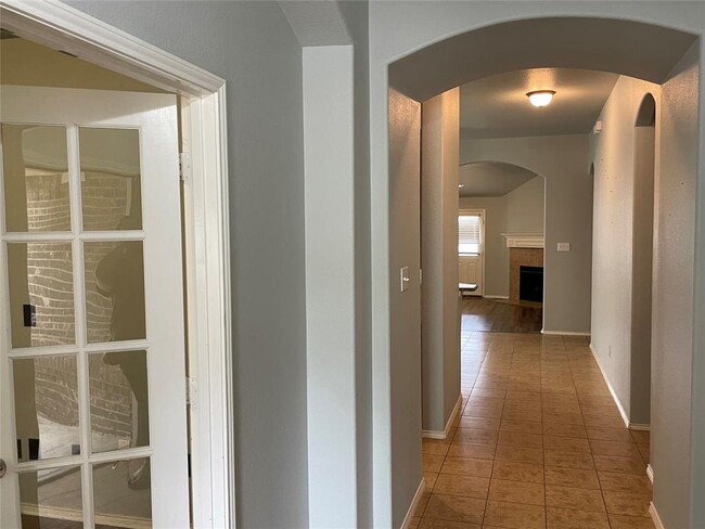 Building Photo - 15604 Landing Creek Ln