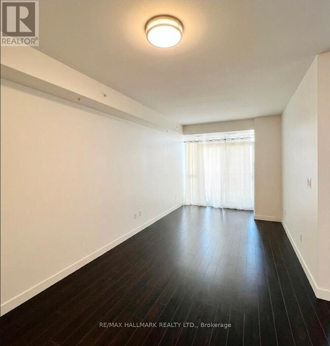 Building Photo - 128 King St N