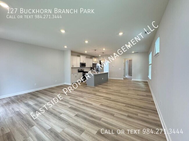Foto del edificio - 127 Buckhorn Br Pk