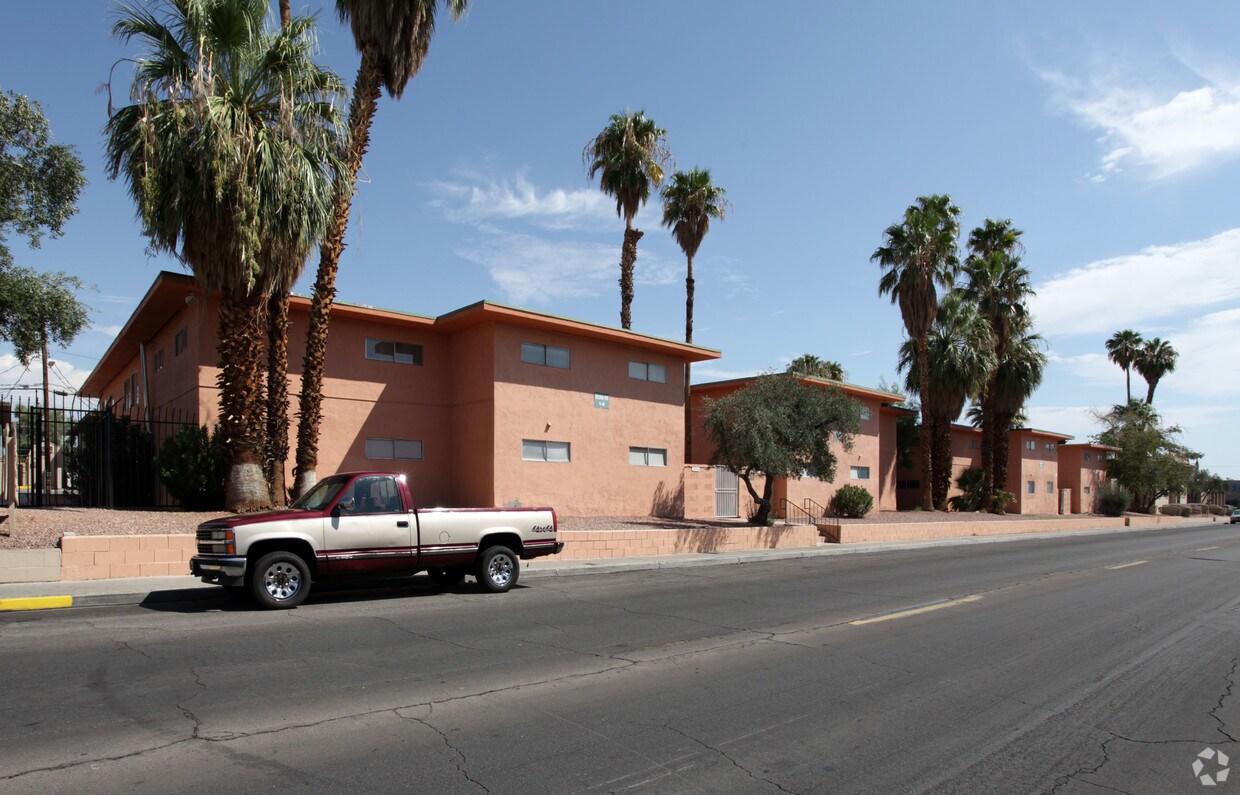 Foto principal - Desert Aire Apartments