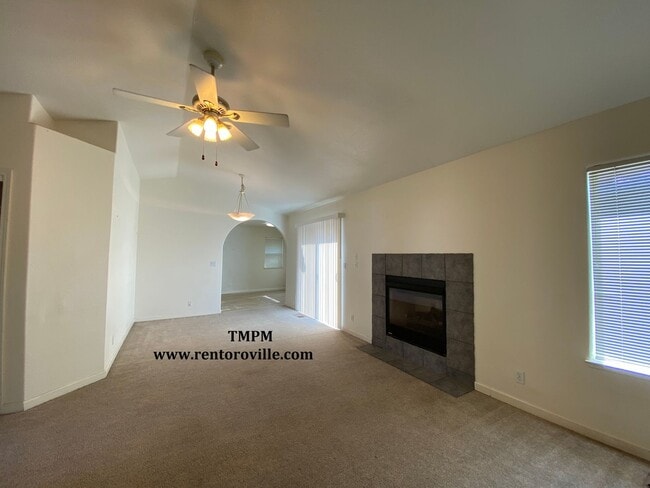 Building Photo - 29 Ridge Line Ct