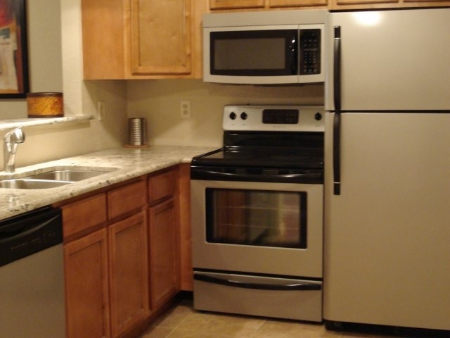 Kitchen - Keystone Courtyard Apartments