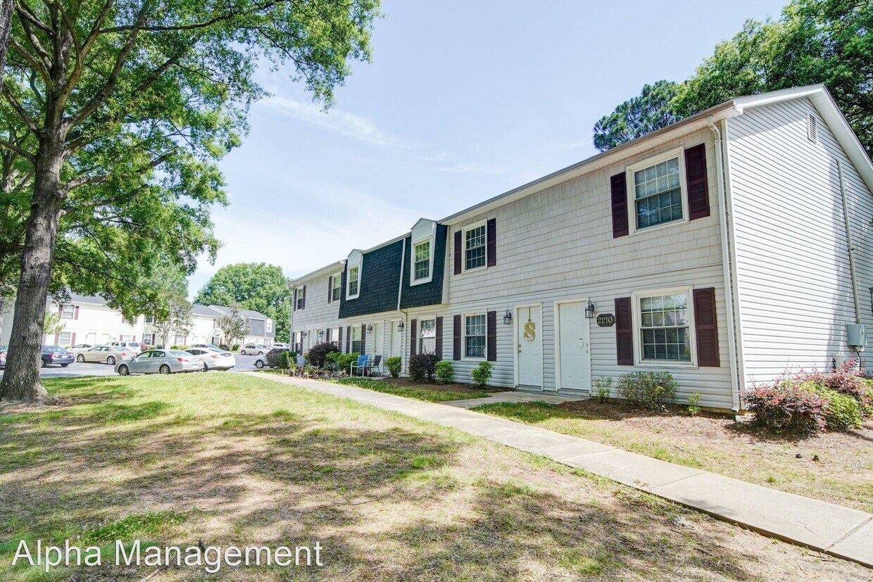 Primary Photo - 2201 Yorkhills Dr