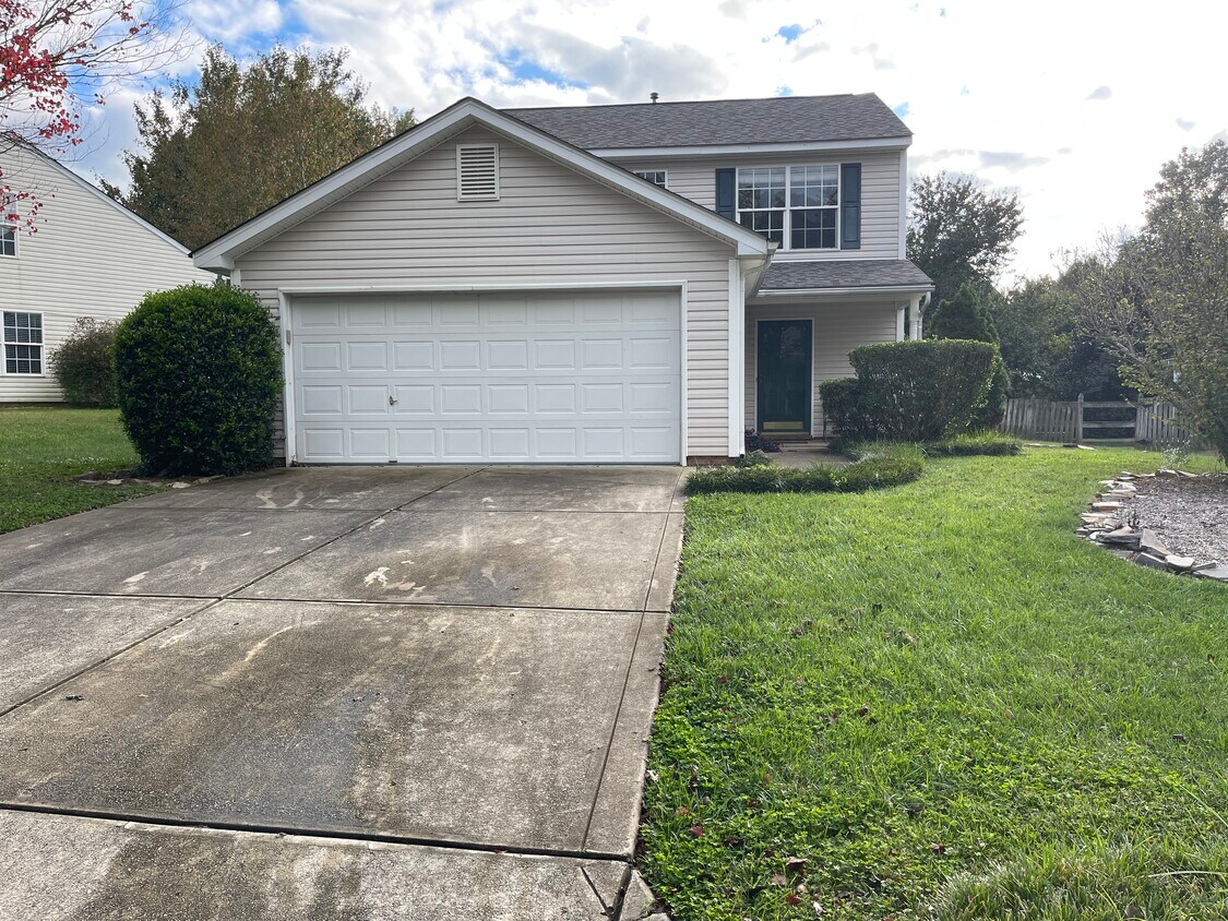 Building Photo - 3224 Longspur Dr