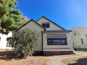 Building Photo - 409 Avenue