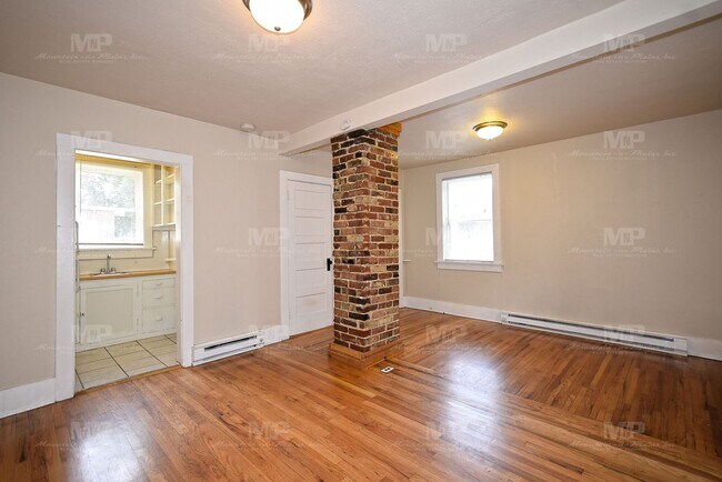 Foto del edificio - 318 W Laurel St