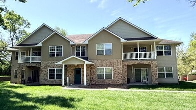 Building Photo - 1301 Tracy Ave