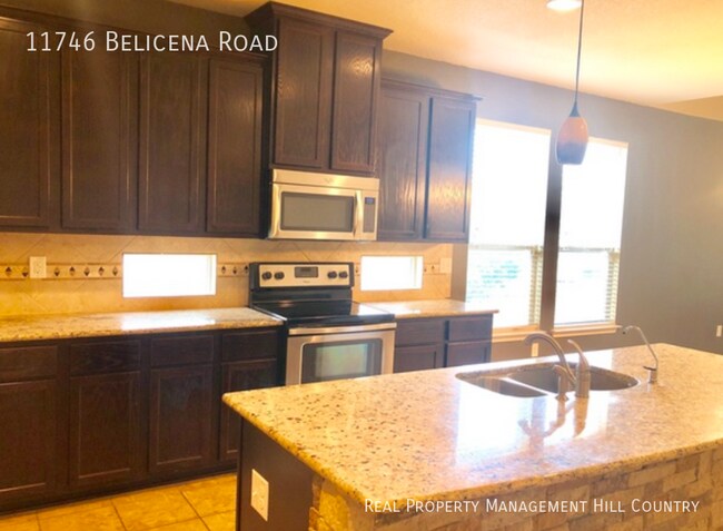 Building Photo - Amazing 3000sqft home for rent!