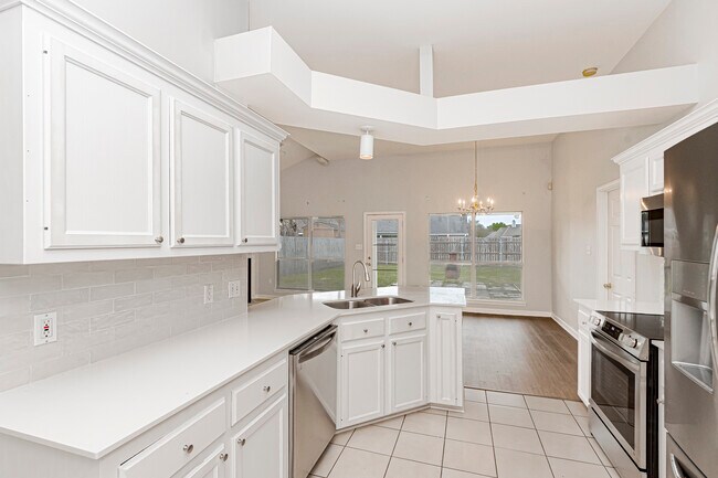 Building Photo - 17715 Christopher Crossing Dr
