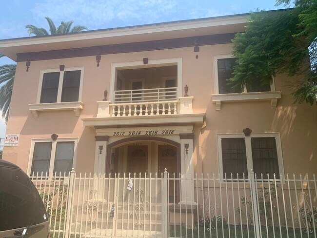 Building Photo - 2616 Raymond Ave