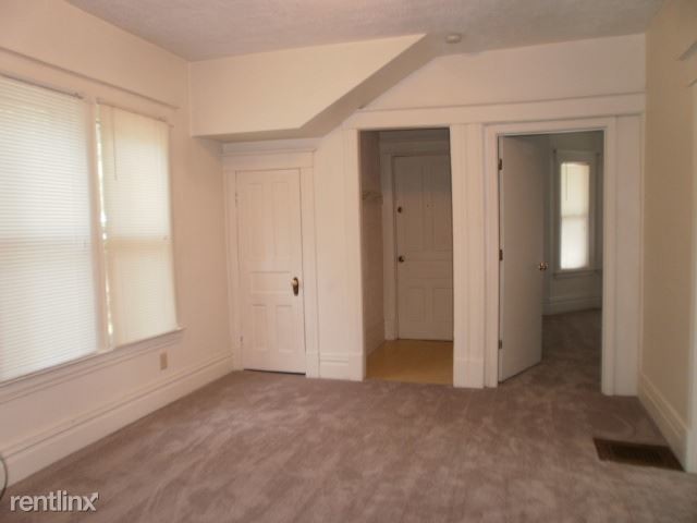 Building Photo - 1612 Bank St