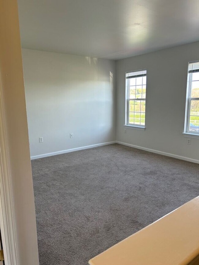 Foto del edificio - 3 Bedroom 1.5 Bath in Central School District