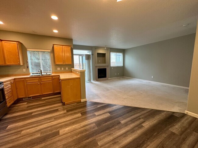 Foto del edificio - 1573 NW Challis Pl