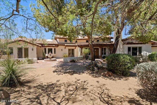 Building Photo - 5724 E Mockingbird Ln