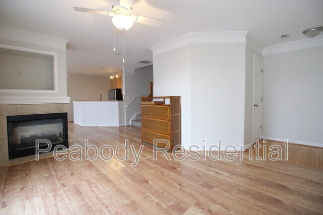 Foto del edificio - 46944 Courtyard Sq