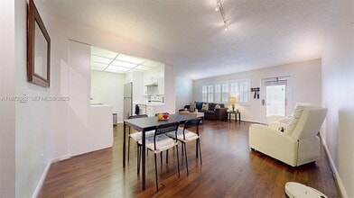 Building Photo - 4047 Rexford A